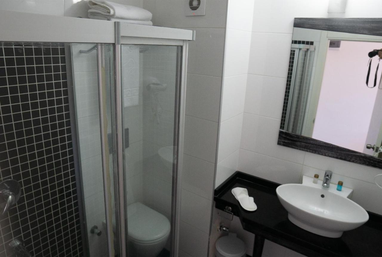 Z Otel Çeşme Luaran gambar