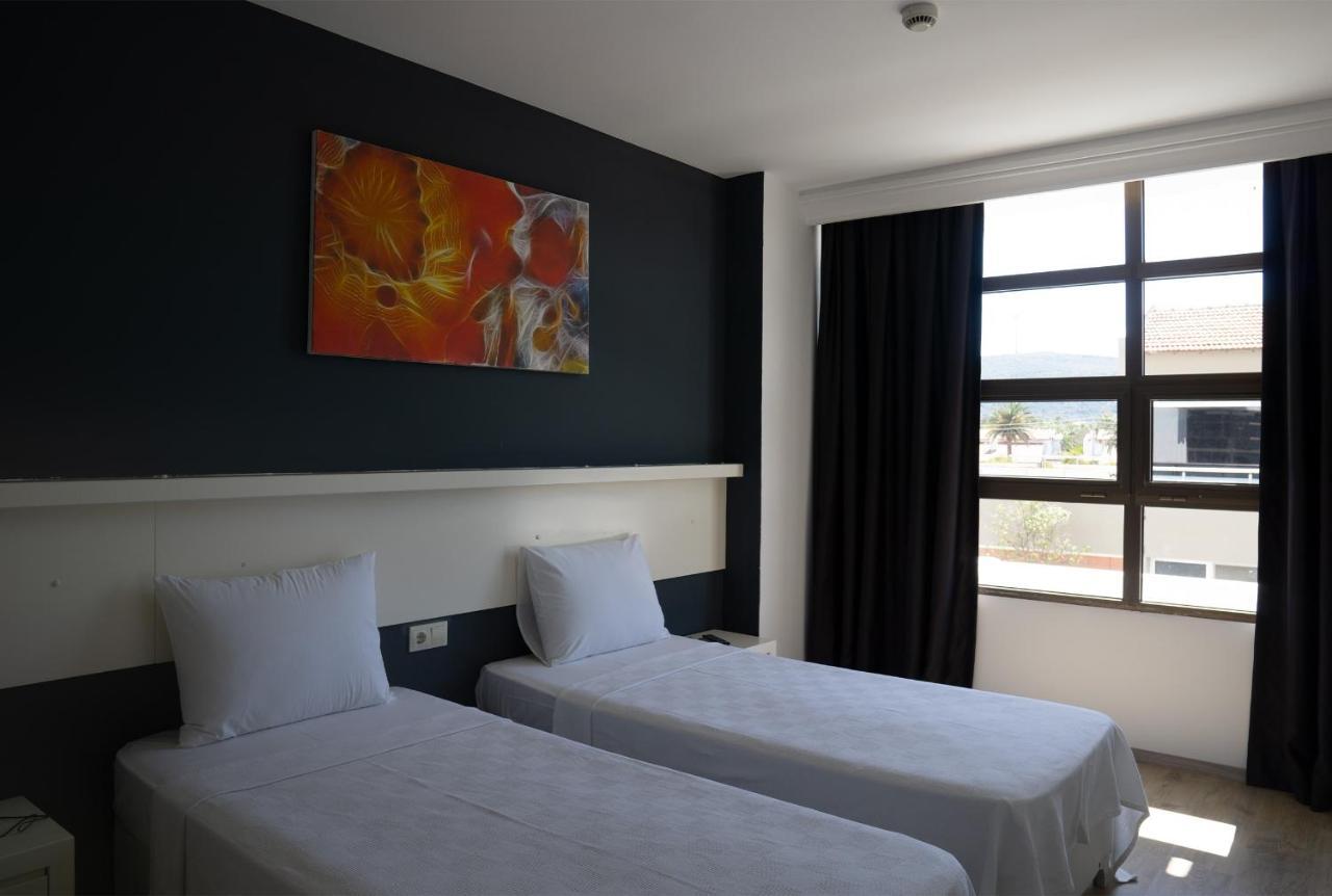 Z Otel Çeşme Luaran gambar