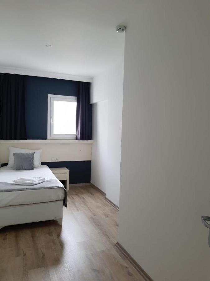 Z Otel Çeşme Luaran gambar