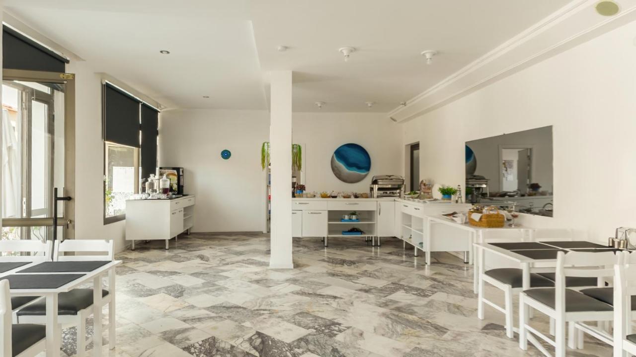 Z Otel Çeşme Luaran gambar