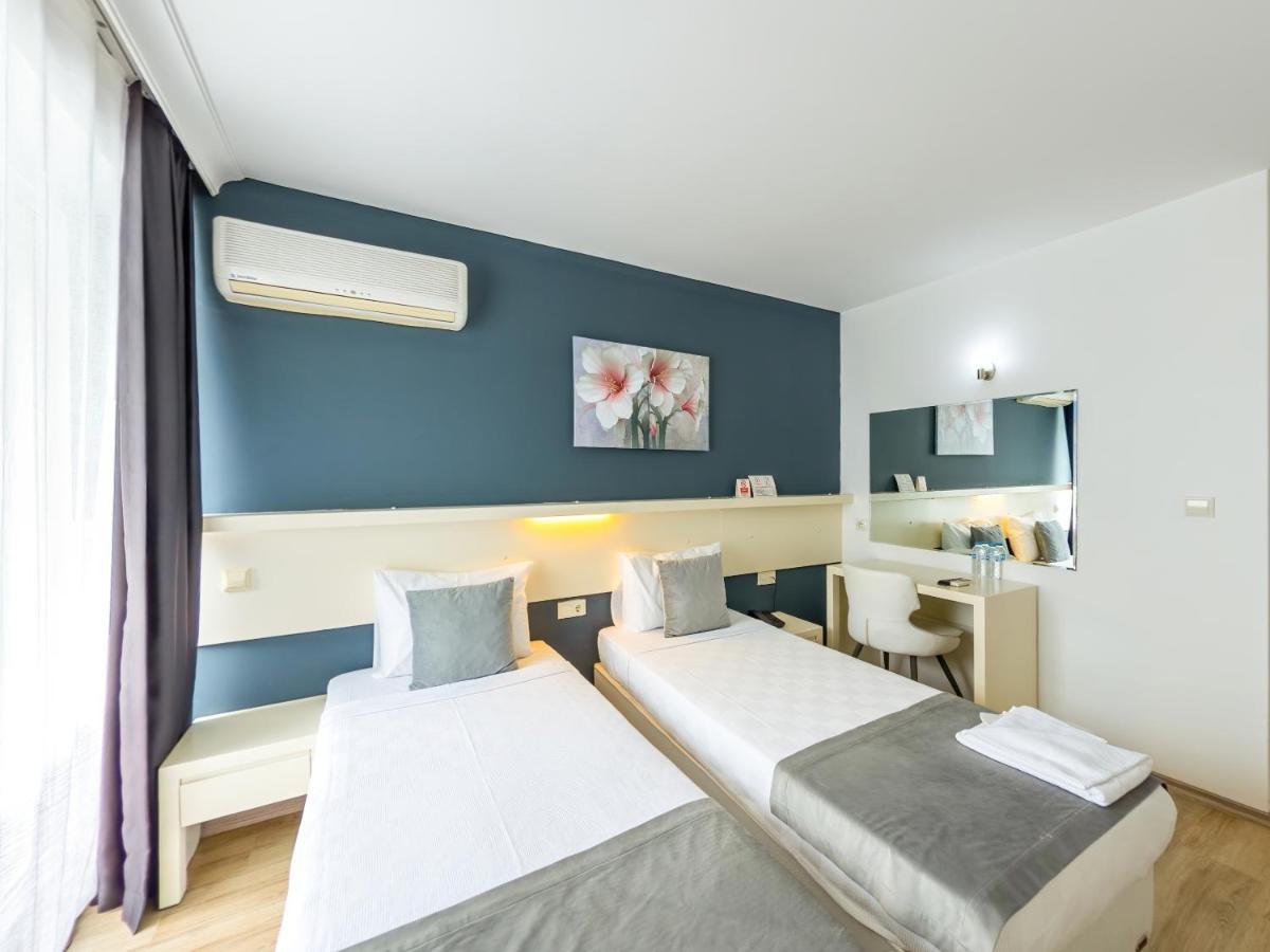 Z Otel Çeşme Luaran gambar