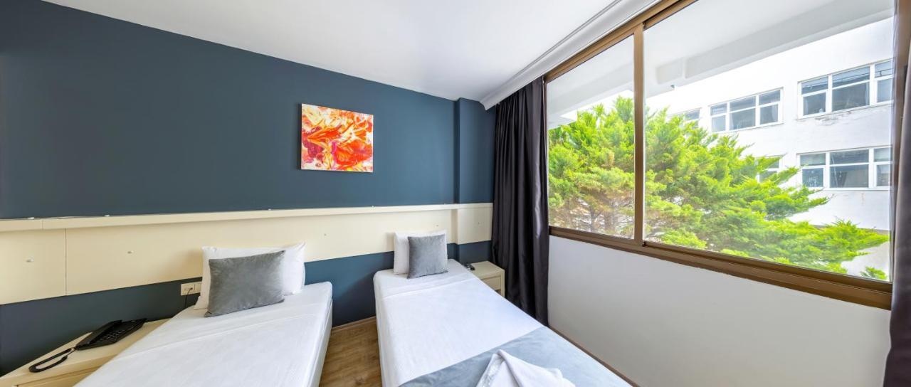 Z Otel Çeşme Luaran gambar